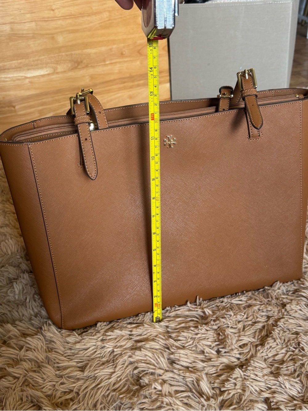 Excellent Condition Tory Burch Cognac Leather Saffiano Tote - Picture 10 of 13